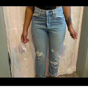 Cute Levi’s mom jeans size two NWT